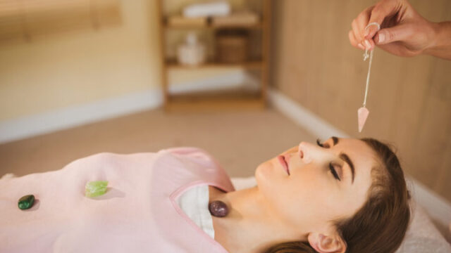 タンザナイトは人を選ぶ？おすすめな人や得られる効果をご紹介！