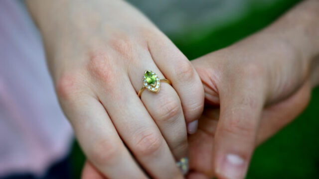 ペリドットのすごい効果とは？合う人の特徴や相性が良い石をご紹介！