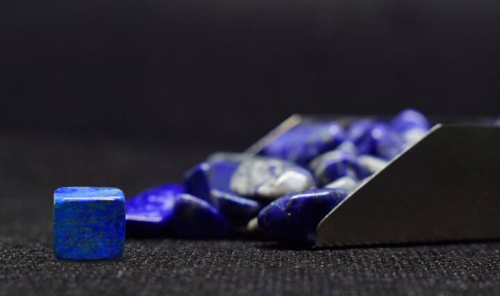 ラピスラズリの不思議な出来事とは？体験談や効果、相性の良い石をご紹介！ 