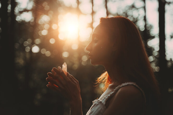 当たる！本物のスピリチュアルカウンセラーの特徴と見分け方を紹介