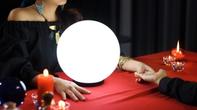 恐ろしい程当たる占い師 東京編！霊視や手相占いで当たった！安いのは？