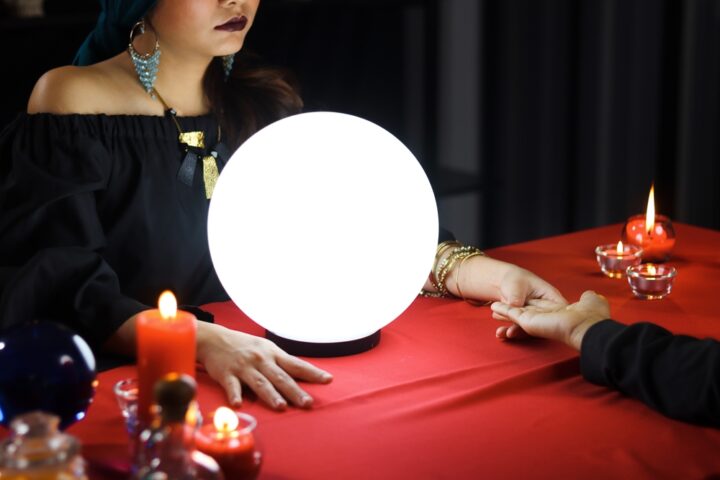 恐ろしい程当たる占い師 東京編！霊視や手相占いで当たった！安いのは？