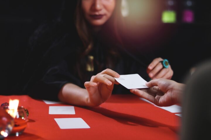 恐ろしい程当たる占い師 東京編！霊視や手相占いで当たった！安いのは？
